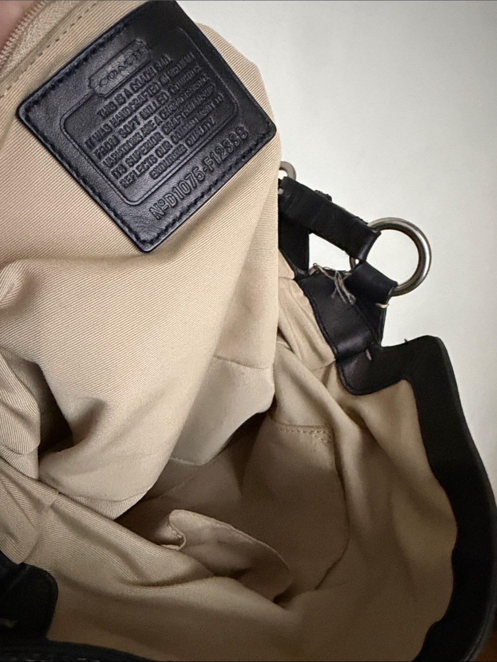 Coach Chelsea hobo shoulder bag crafted from black pebbled leather - Picture 9 of 9